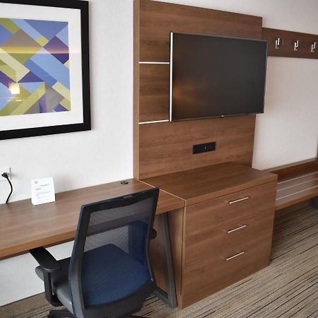 Holiday Inn Express & Suites - Boston South - Randolph By Ihg Bagian luar foto