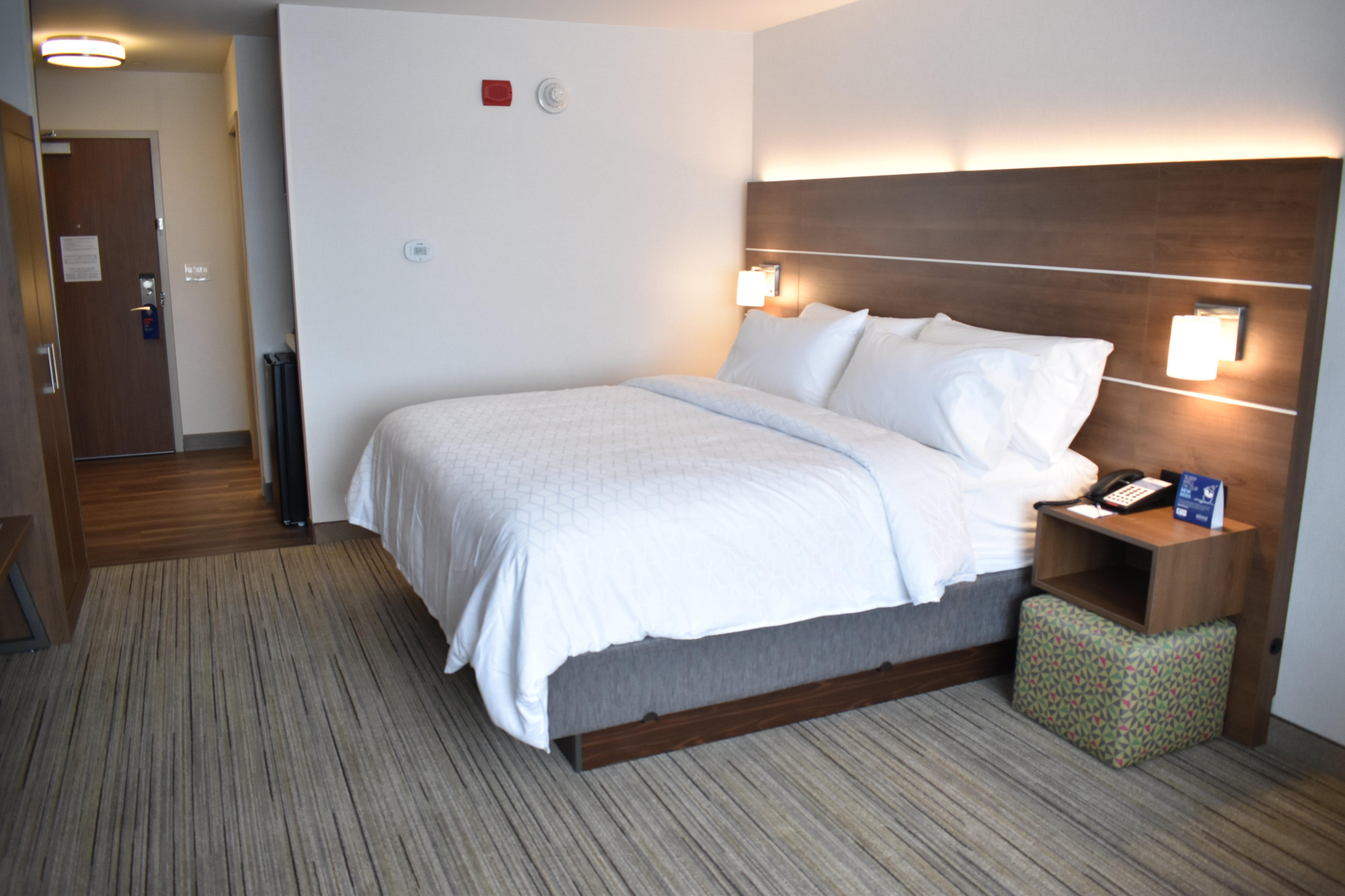Holiday Inn Express & Suites - Boston South - Randolph By Ihg Bagian luar foto