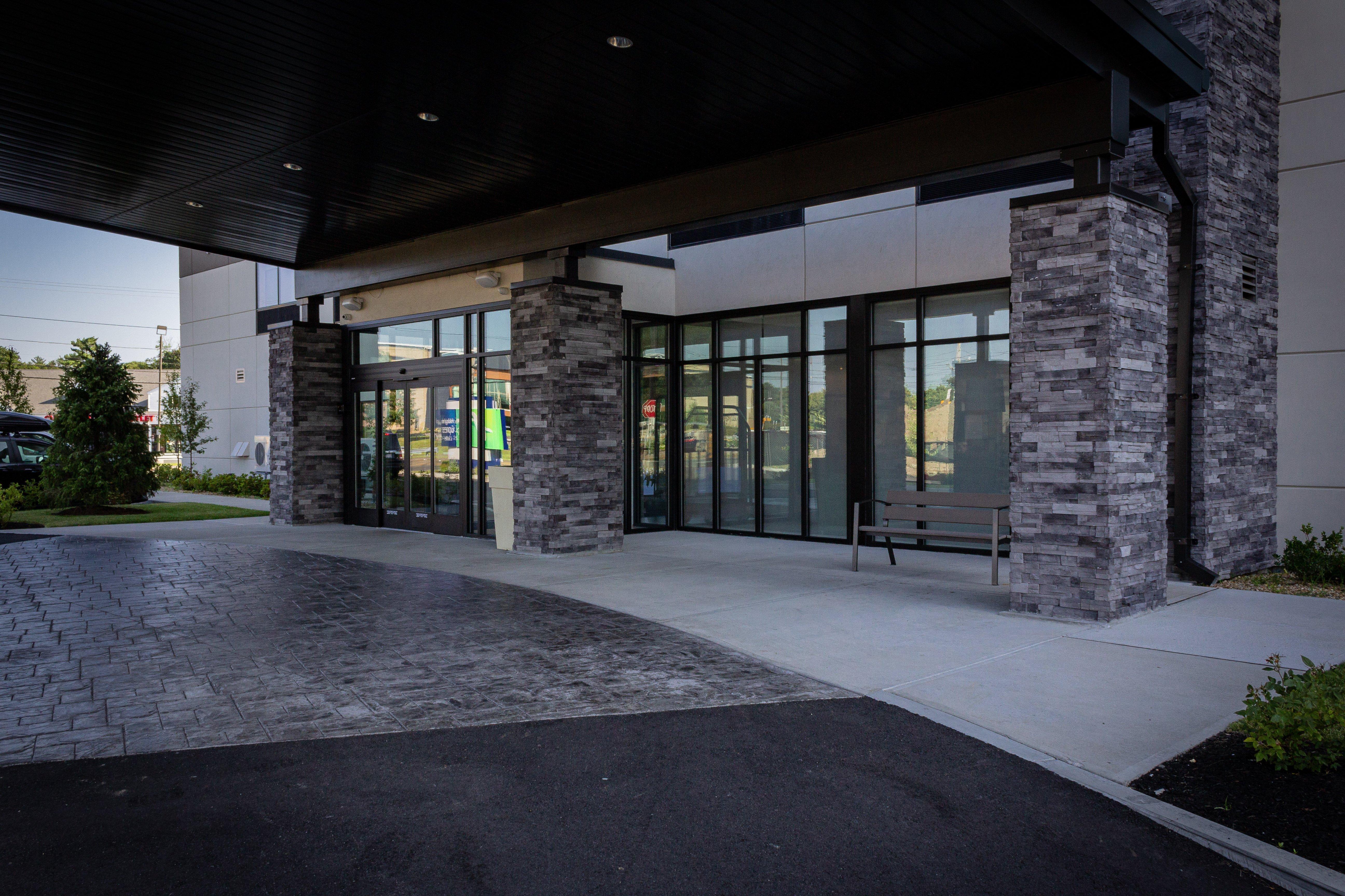Holiday Inn Express & Suites - Boston South - Randolph By Ihg Bagian luar foto