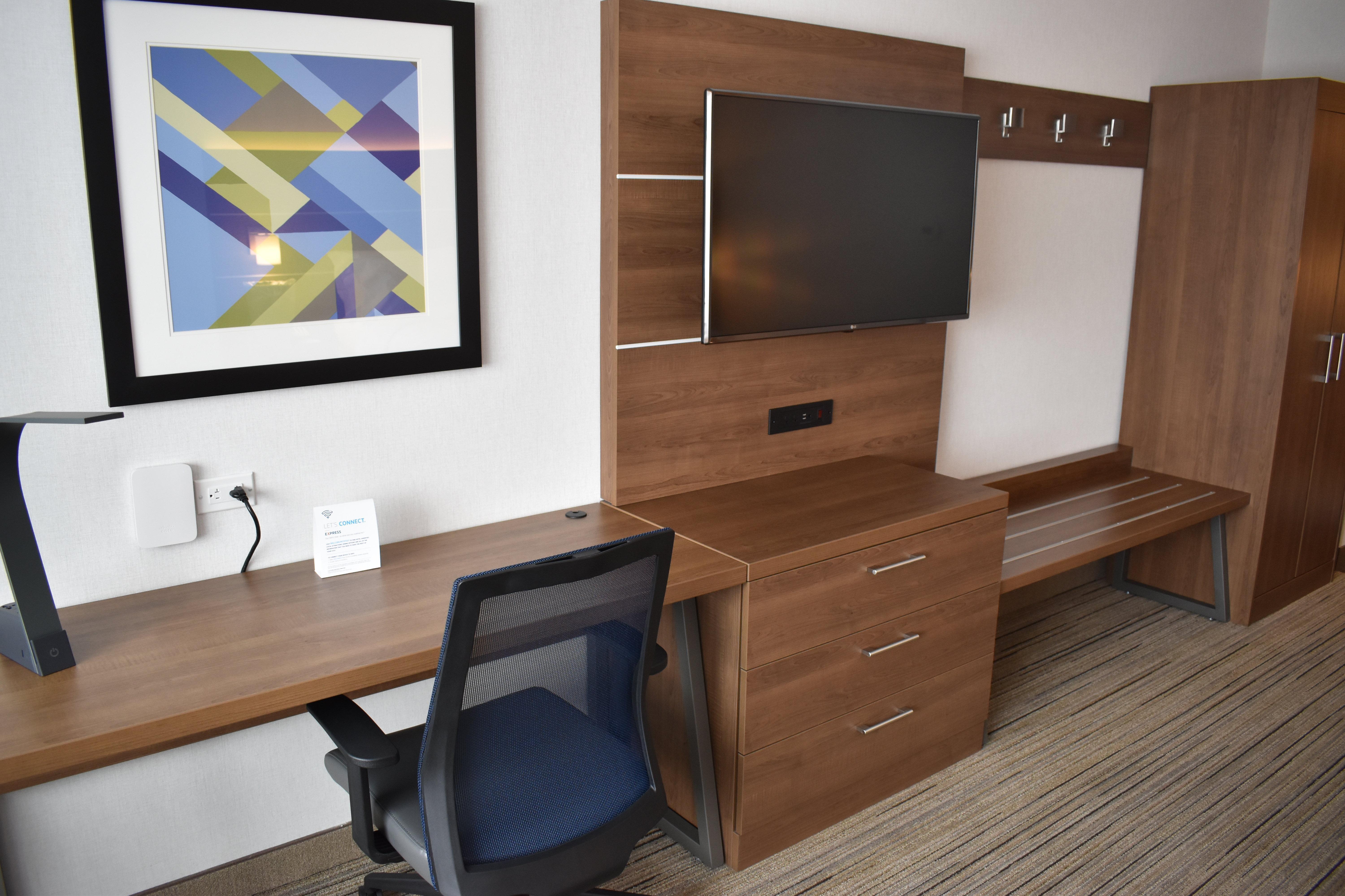 Holiday Inn Express & Suites - Boston South - Randolph By Ihg Bagian luar foto