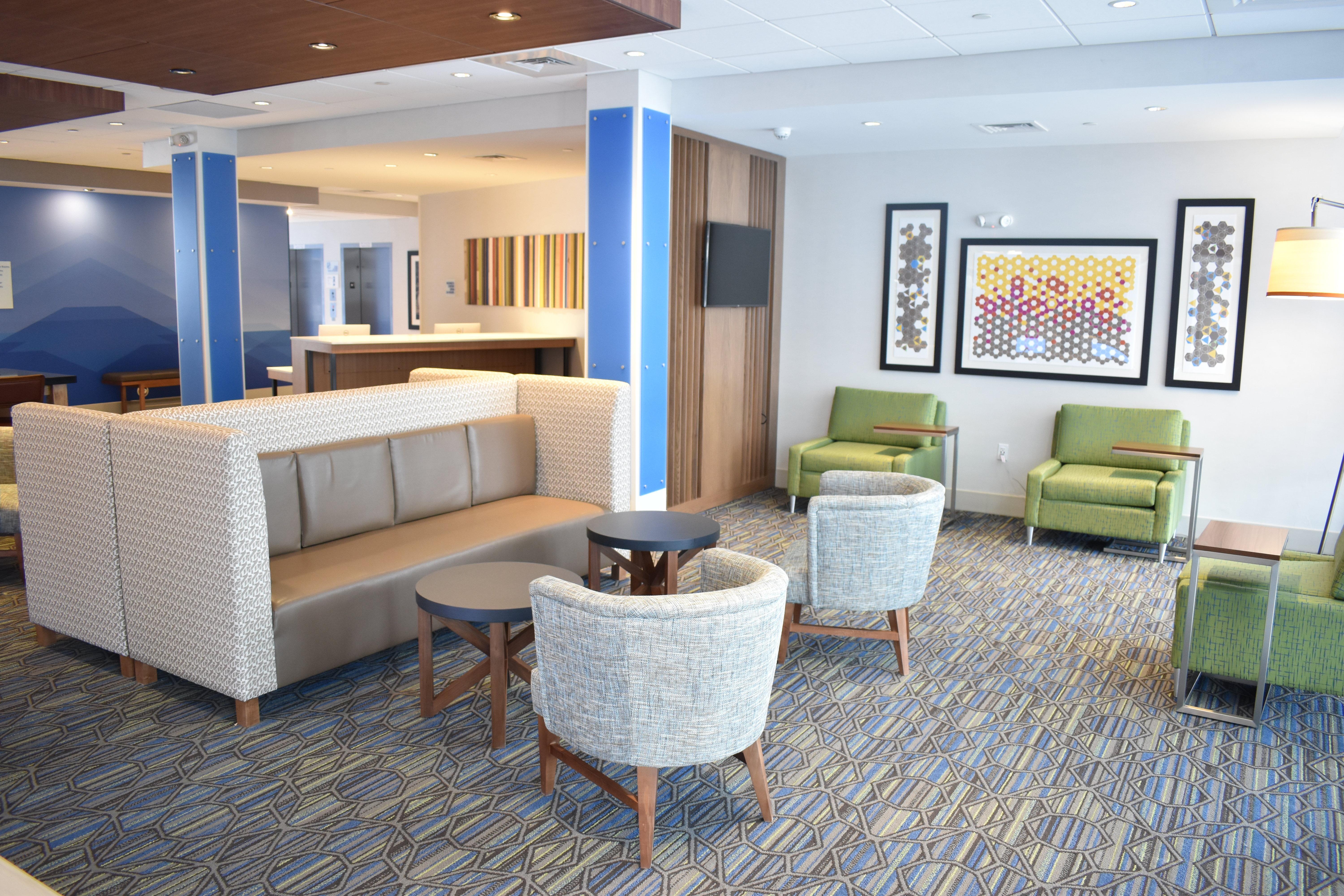 Holiday Inn Express & Suites - Boston South - Randolph By Ihg Bagian luar foto