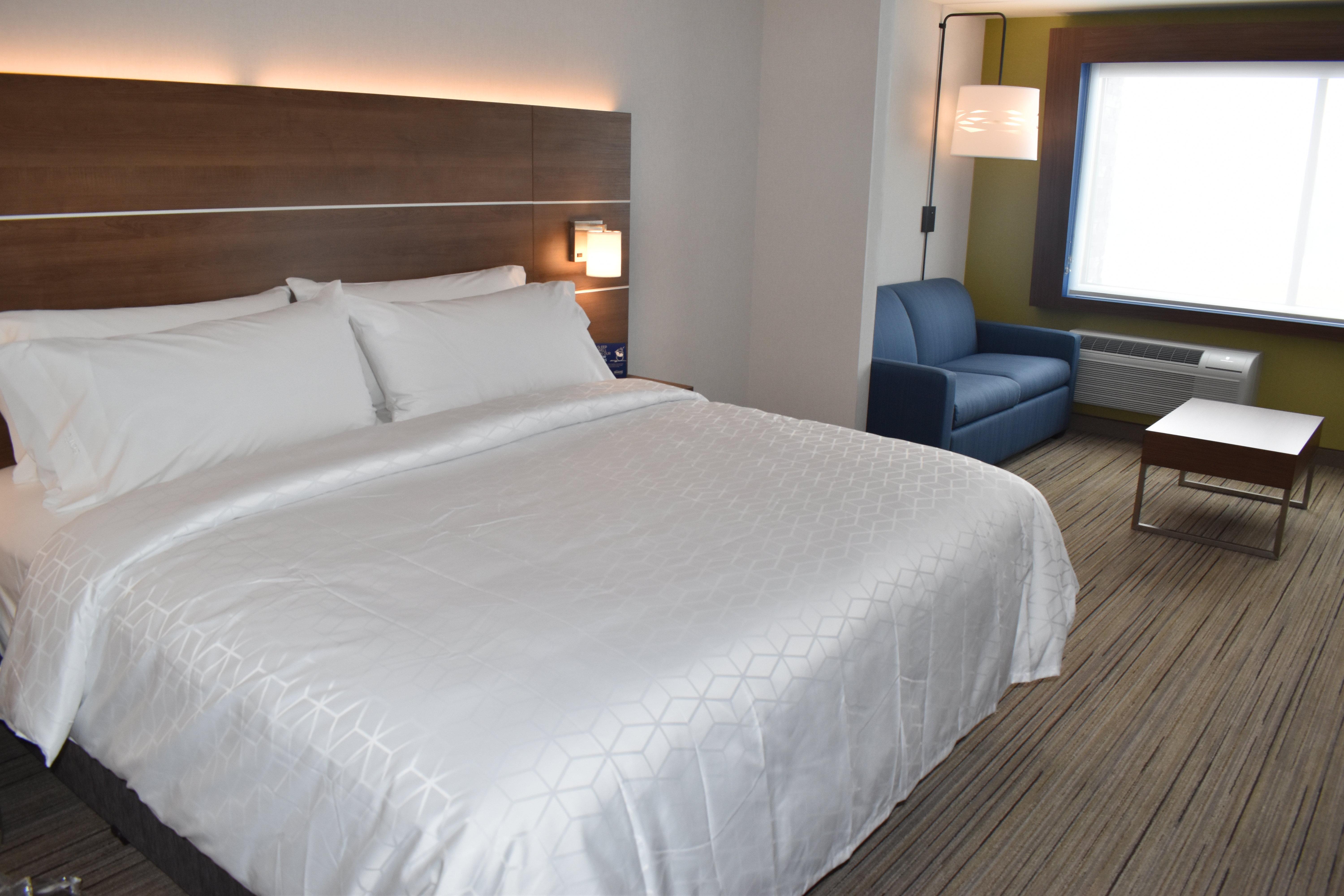 Holiday Inn Express & Suites - Boston South - Randolph By Ihg Bagian luar foto